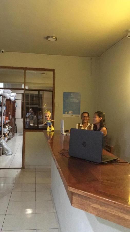 ホテル Tarapoto Hostal *** イキトス エクステリア 写真